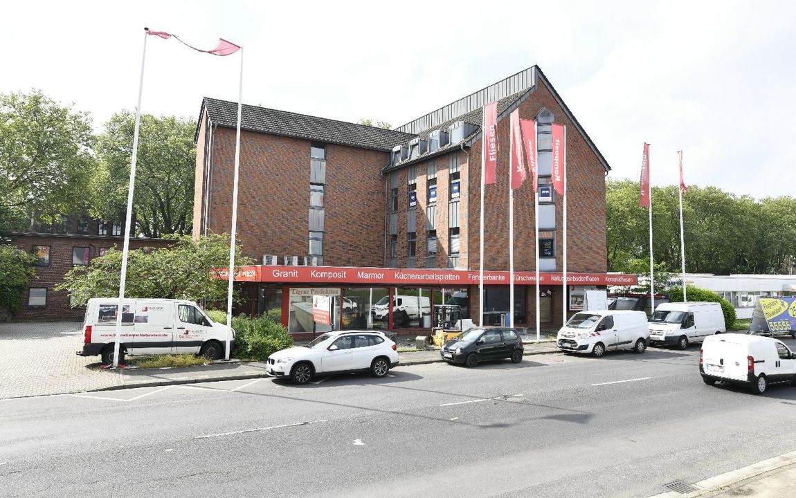 Attraktive Ausstellungs- und Verkaufsfläche in repräsentativem Gebäude an begehrtem Standort