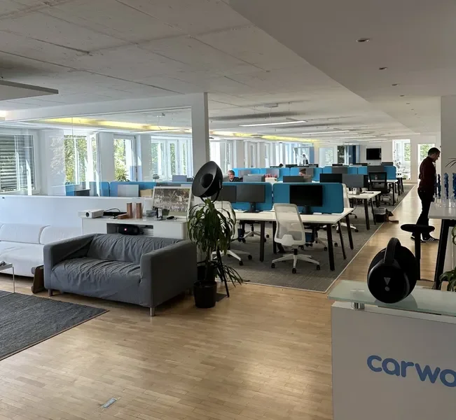 Büro möbliert
