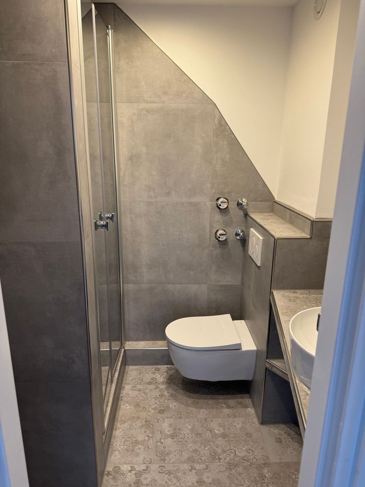 Erstbezug nach Sanierung! 2 ZKD/Balkon Wohnung mit Einbauküche - Foto 4