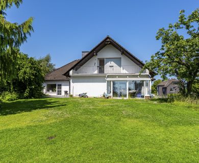# Vorankündigung- Imposantes Einfamilien-/ oder Mehrgenerationenhaus in zentrumsnaher Lage #