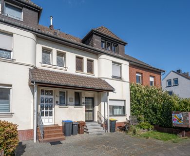 Potenzialstarkes Zweifamilienhaus mit ausgebautem DG – Ideal für Eigennutzer oder Kapitalanleger