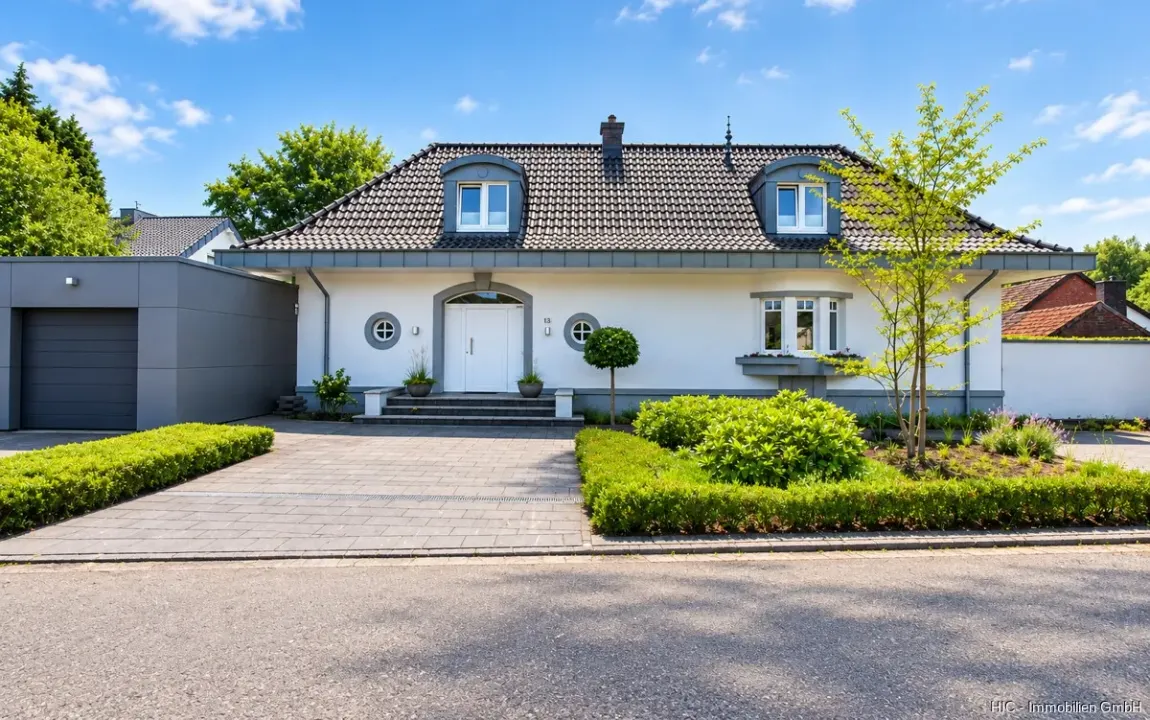 Nettetal: Repräsentatives Einfamilienhaus mit ca. 215 m² Wohnfläche Nähe Krickenbecker Seen