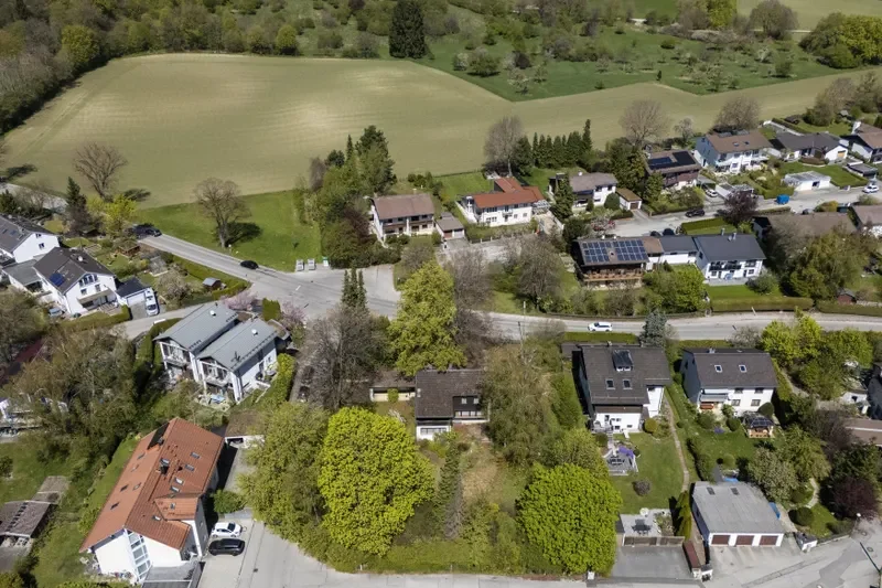Großes Baugrundstück