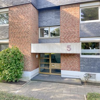 Helle Etagenwohnung mit West-Loggia und Blick ins Grüne in Dortmund Schönau