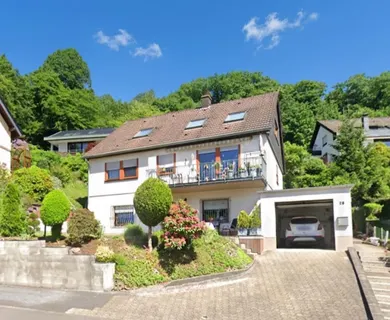 EFH (Erbpacht) in ruhiger Sackgasse – DG-Ausbau vorbereitet – als Zweigenerationenhaus möglich!