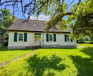 Alleinstehendes Einfamilienhaus auf großzügigem Erbpachtgrundstück in idyllischer und zentralen Lage von Windeck!