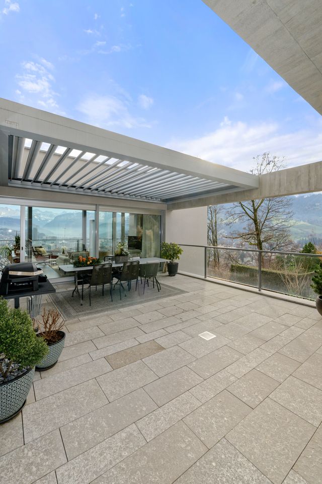 Pergola auf der West-Terrasse