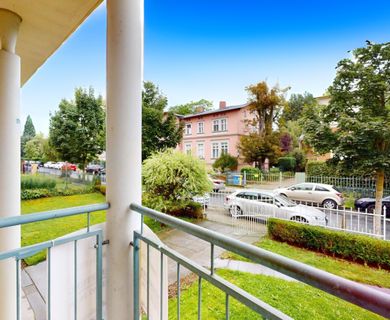 Ruhige Topadresse: helles EG, uneinsehbarer Garten, Terrasse, 2 Eingänge, 9 Zi, Küche, Stellplätze