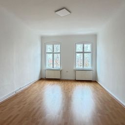 Teilgewerbliche Vermietung! Zweiraumwohnung mit Einbauküche !