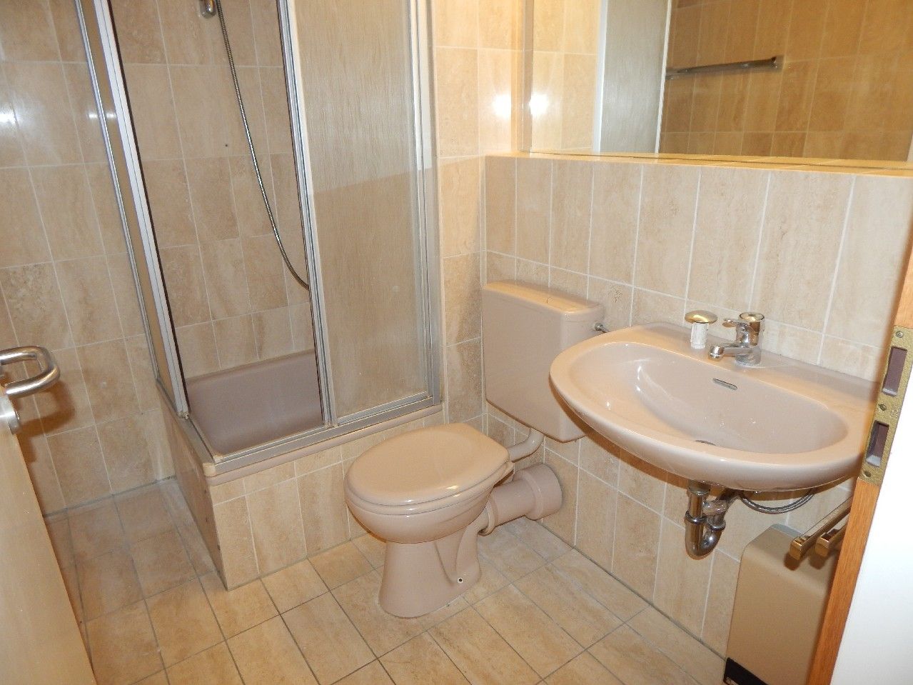 Nähe Uni-Klinik: Apartment mit EBK und Stellplatz. - Foto 1