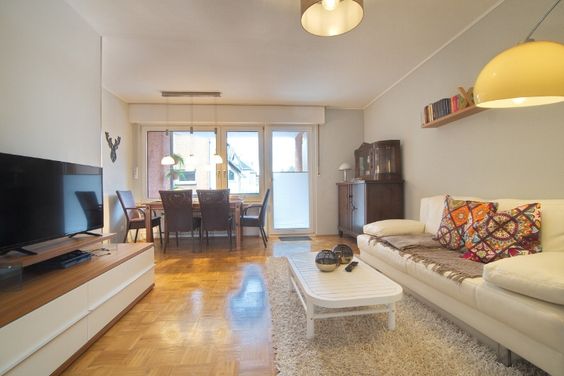 Hochwertig eingerichtete, citynah gelegene Wohnung mit Balkon und Komplettausstattung, PKW-Stellplatz möglich