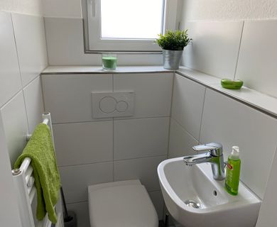 Renovierte 4-Zimmer-Wohnung im Herzen von Bergisch Gladbach - Photo 2