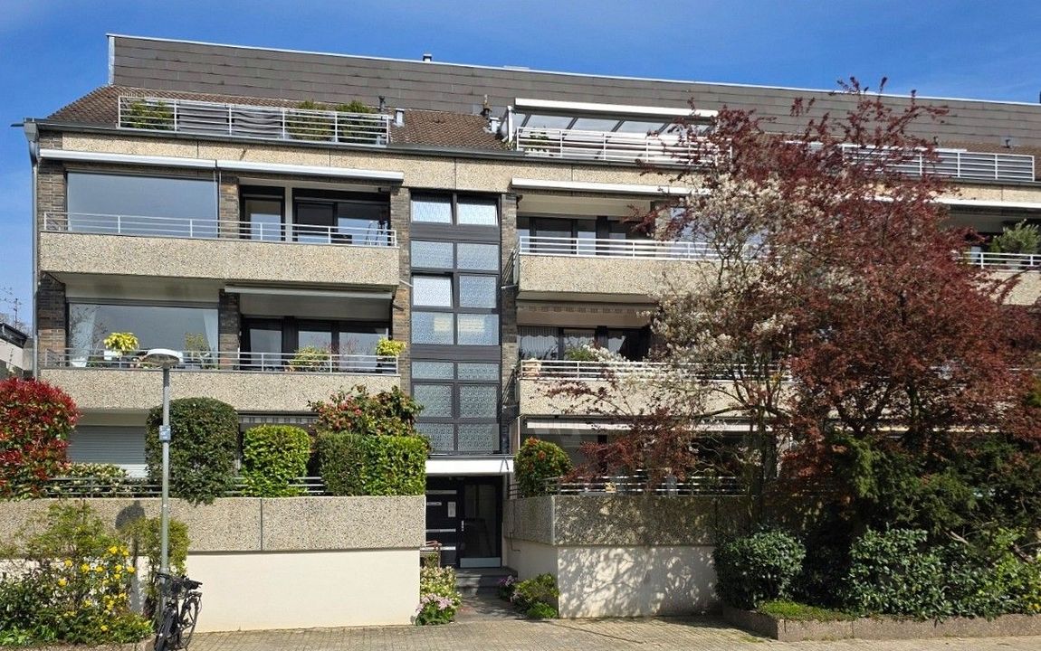 Gibt es nicht ? – Doch genau hier ! Klassische Terrassen-Wohnung in bester Lage von Norf