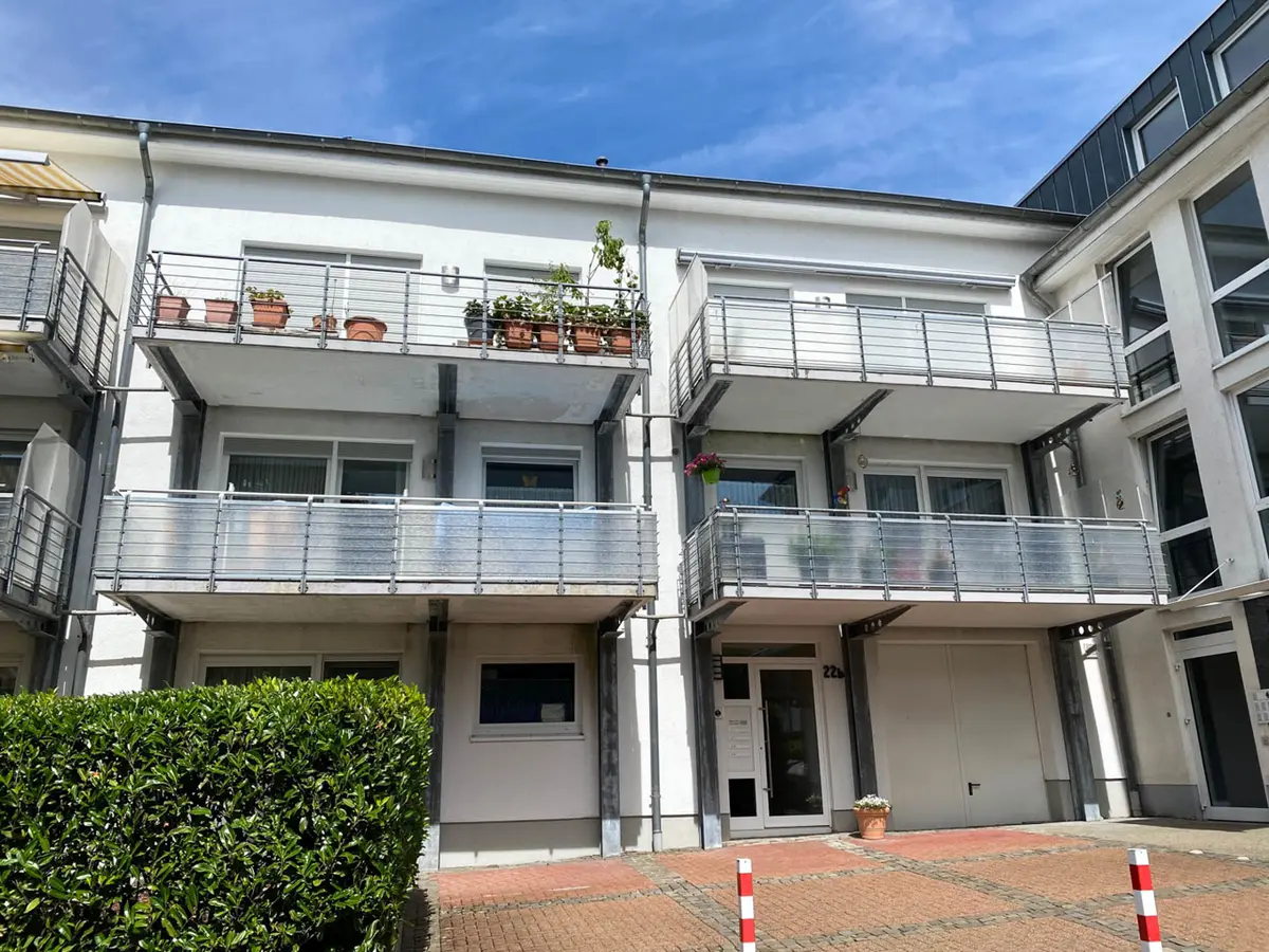 Hübsche vermietete Zwei-Zimmer-Wohnung im 1. OG eines Vierfamilienhauses