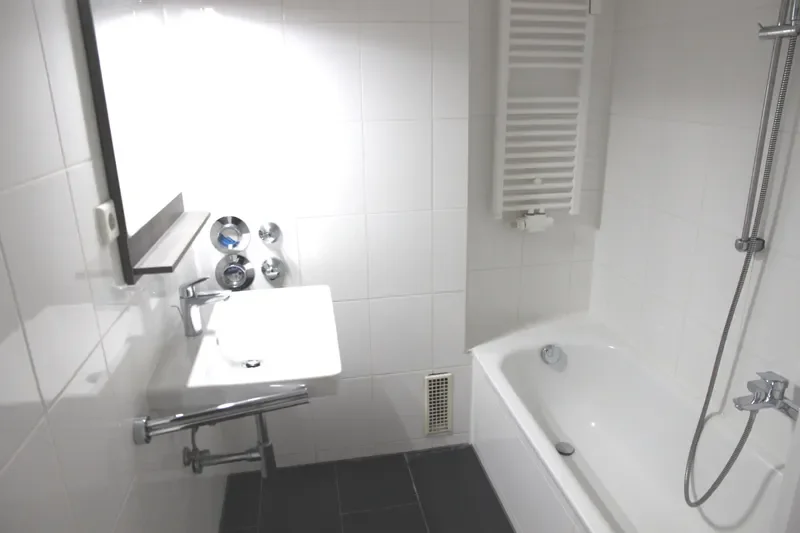 Bad mit Wanne