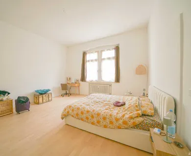 Stilvolle 3-Zimmer-Altbauwohnung in zentraler Lage von Pempelfort mit EBK - Photo 2