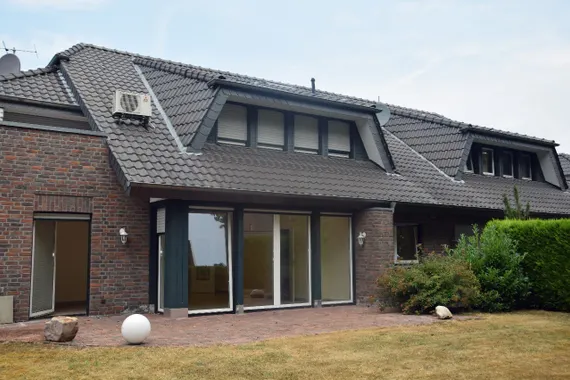 Als Alternative zum Haus: Gepflegte Erdgeschosswohnung mit Garten und Carport in Issum-Sevelen