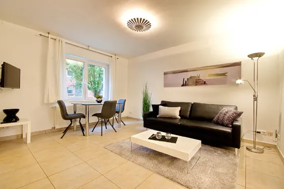 Appealingly furnished apartment, attractive, quiet location in Rüttenscheid, car parking space and 1000 Mbit internet both optional