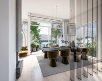 Es handelt sich um unverbindliche Illustrationen mit Sonderausstattungen. Die Bauausführung erfolgt durch das Bauunternehmen