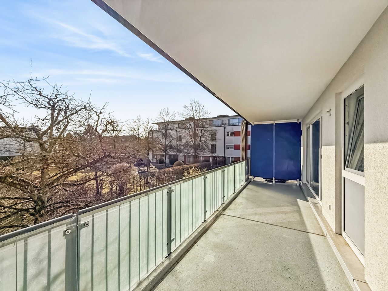 Balkon mit Ausblick in den Innenhof