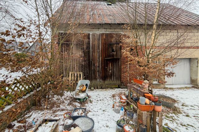 Scheune und Garage