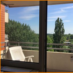 Mit nagelneuer Küche und Blick ins Grüne: Schicke 2-Zi.-Wohnung zum 1.8. frei!