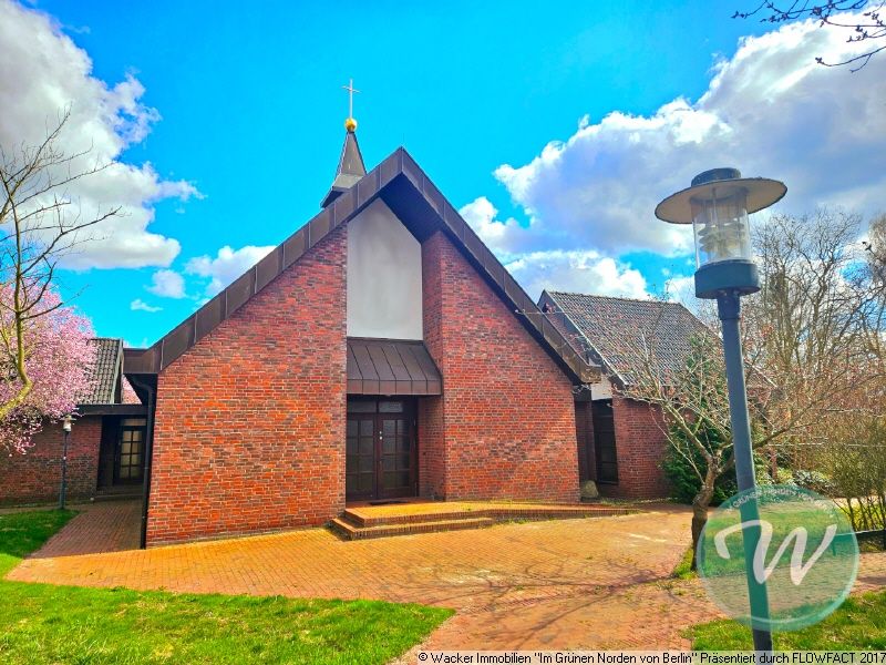 Gelegenheit Nr. 34 Saalbau/ Kirche auf parkähnlichem Grundstück in Friedland (MV)