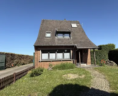 VERMIETETES EINFAMILIENHAUS IN RUHIGER LAGE VON KREFELD-HÜLS ZU KAUFEN!