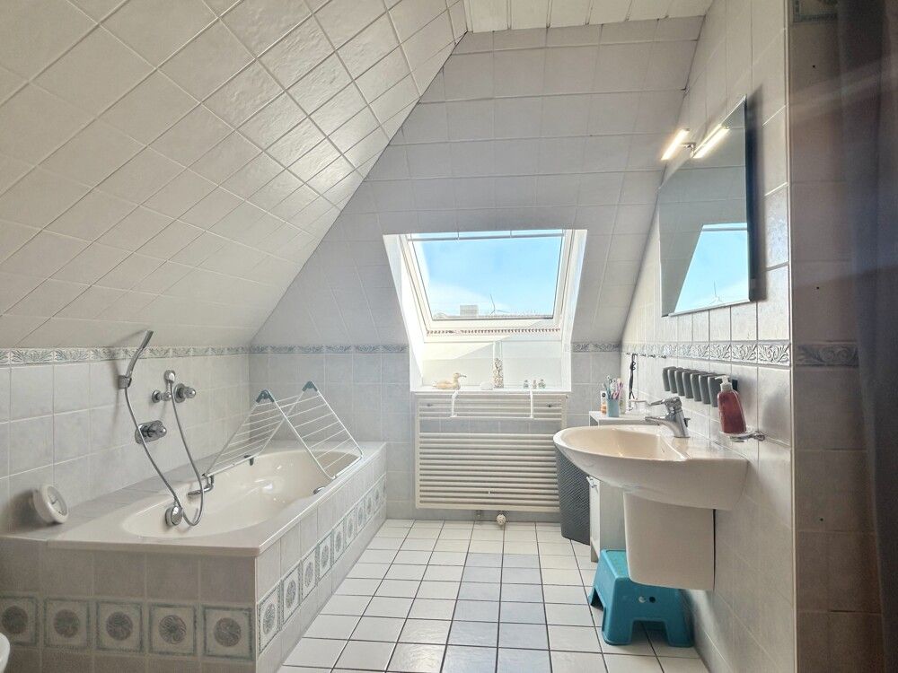 Vollbad im Dachgeschoss