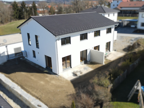 bauwerk.AK19 – Sechs moderne, lichtdurchflutete Doppelhaushälften in Aicha v. Wald