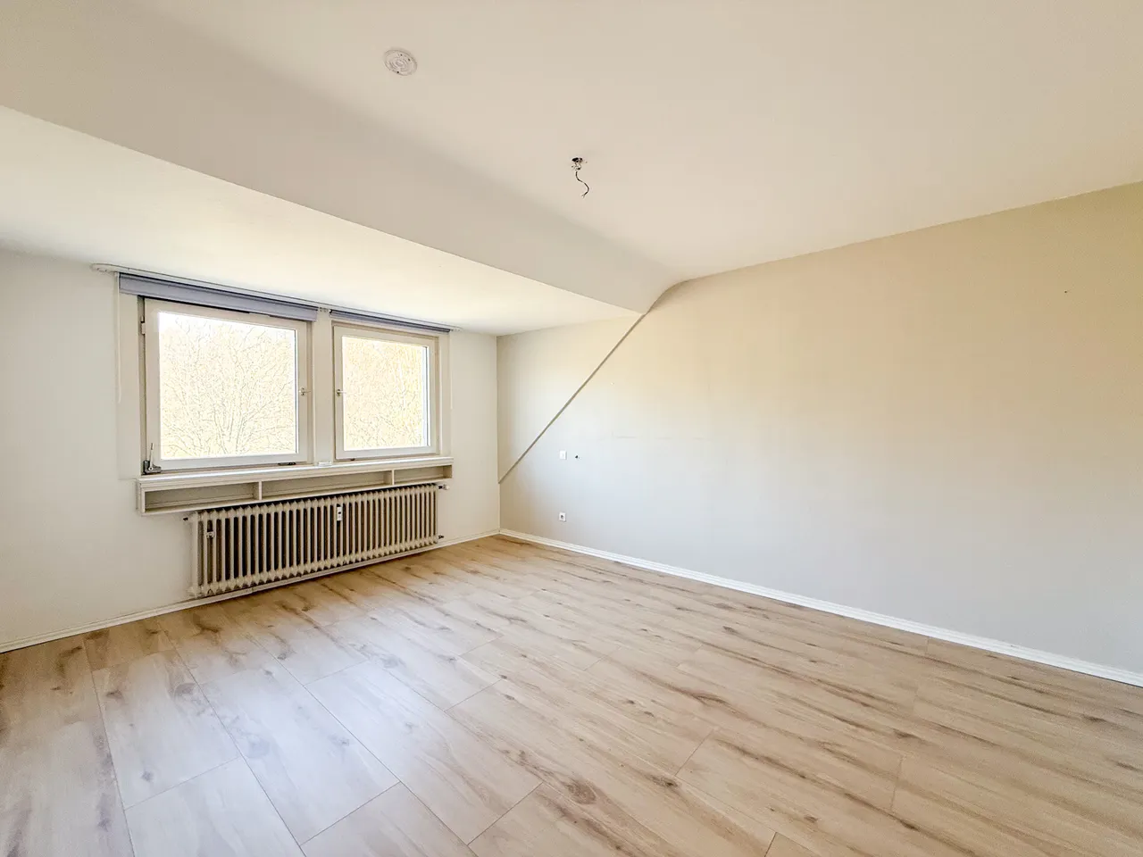 Helle 2-Zi-Wohnung mit Balkon in ruhiger Lage von Hösel (Erstbezug nach Renovierung) - Photo 3