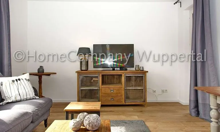 Sideboard mit TV