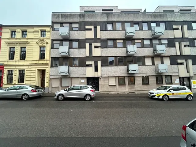 Großzügige 2-Zimmer-Wohnung mit umlaufenden Balkon, Terrasse  und  modernisiertem Bad