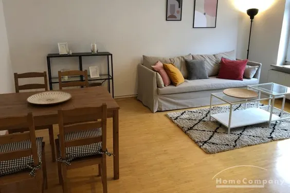 3 Zi Whg, möbliert, 2. OG, mit Balkon. In guter Lage im Östlichen Ringgebiet.