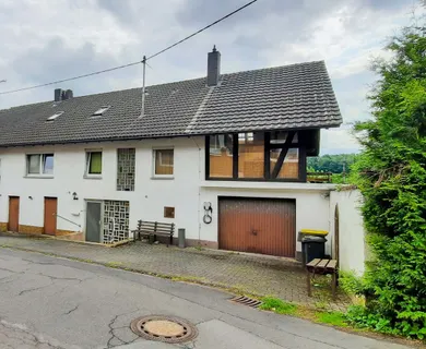 Kapitalanleger aufgepasst! Vermietetes 5-Parteienhaus in ruhiger Lage von Nümbrecht!