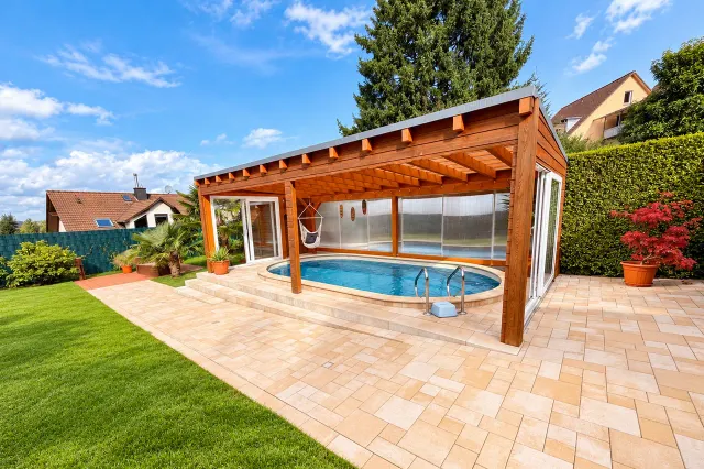 Garten mit ganzjährig beheiztem POOL