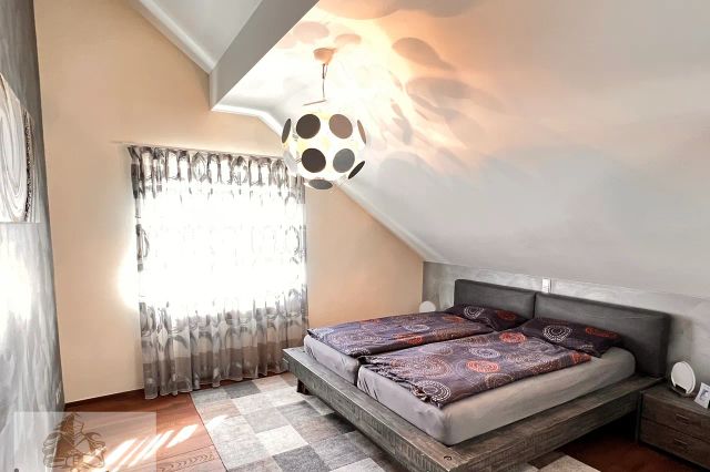 Zimmer 1 OG