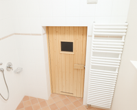 Sauna mit Dusche KI bearbeitet