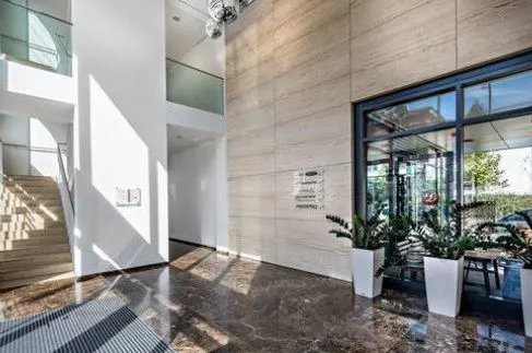 Eingangsbereich (©Deka Immobilien)