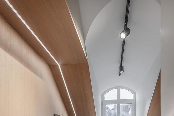 Atemberaubende 3-Zimmer-Wohnung mit Loggia in Neuhausen, teilmöbliert