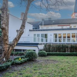 Direkt im Zentrum: 4-Zimmer-Wohnung mit großzügiger Terrasse und viel Wohnfläche