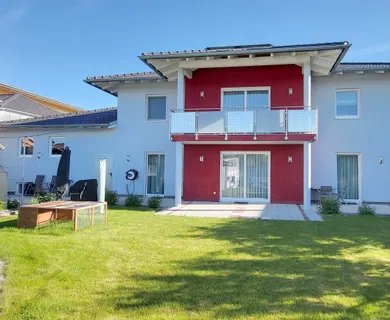 Viel Platz, komfortabel und ruhig gelegen:  Einfamilienhaus mit großer Einliegerwohnung!