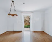 Wohnzimmer mit Außenzugang