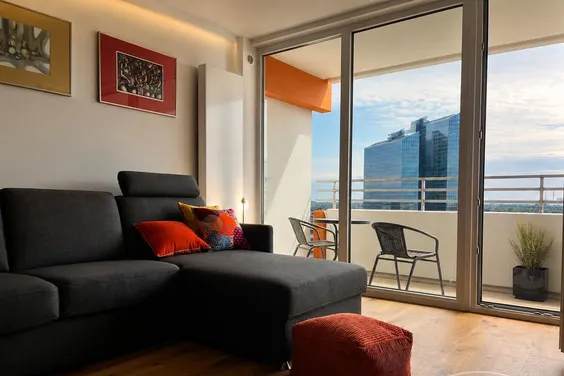 Erstbezug nach Komplettsanierung – Hochwertiges Executive-Studio mit Alpenblick in Schwabing