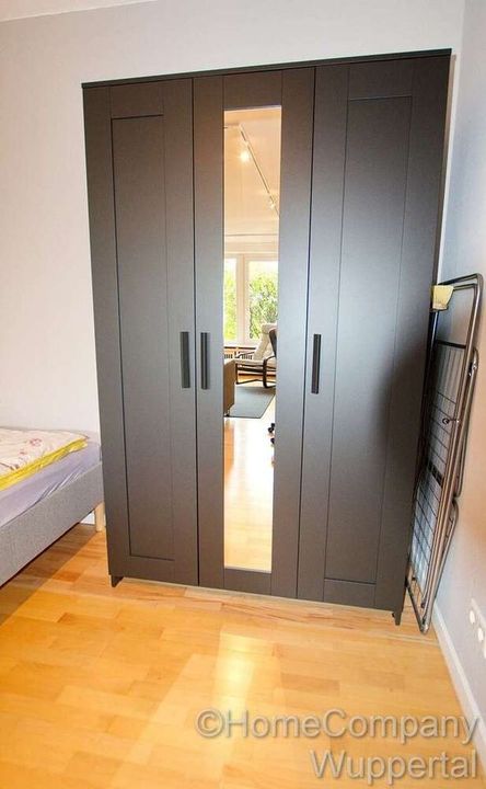 Kleiderschrank