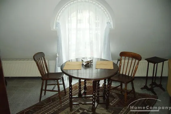 Voll möbliertes Dachgeschoss-Apartment in Köln-Lindenthalt!