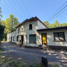 ***RESERVIERT*** Viel Platz für Ihre Ideen – Zweifamilienhaus mit Entwicklungspotenzial in Hamm (Sieg)