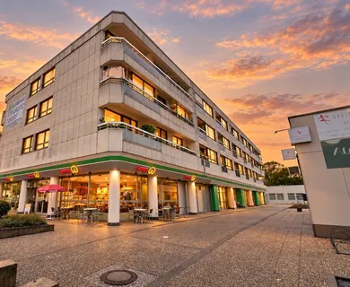 HELLE 3-ZIMMER-WOHNUNG MIT GROßEM SONNENBALKON IN KREFELD-FISCHELN ZU MIETEN!