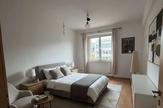 Erstes Schlafzimmer