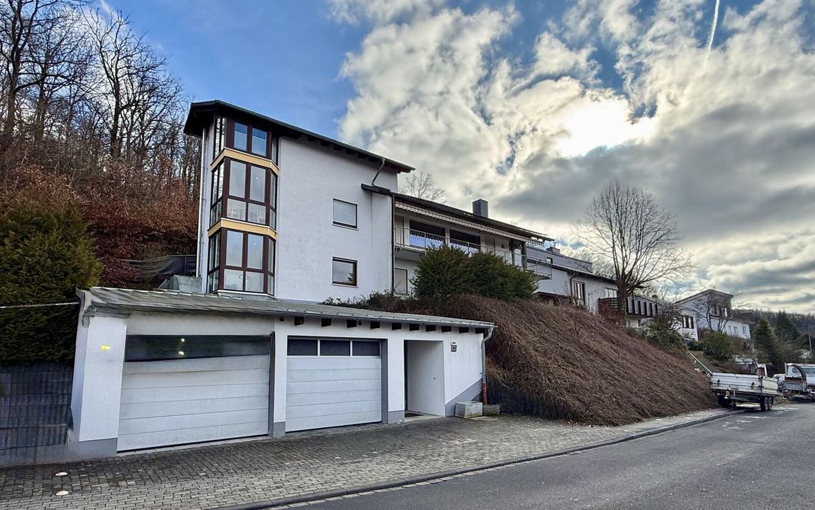 Großzügiges Einfamilienhaus mit Aufzug, Sauna und schönem Ausblick!